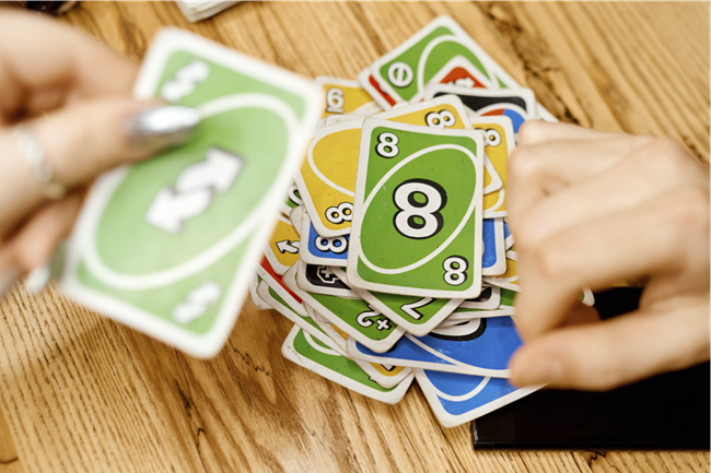 How to play Uno hearts?